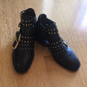 💛NWT Topshop STUDDED BOOTIES💛